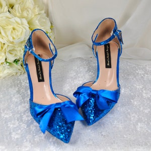 Navy heels 2025 size 5
