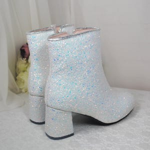 Botas de novia con tacón de bloque y purpurina: zapatos de boda blancos brillantes para invierno imagen 7