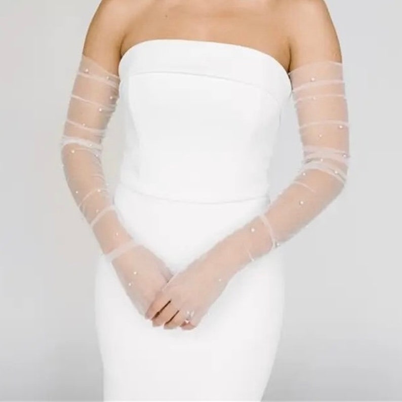 Alternativa de velo de perla de boda, cubierta de vestido de tul nupcial suave, conjunto de guantes y bolero de marfil o blanco, topper de vestido de novia adornado con perlas imagen 2