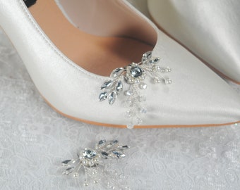 Wunderschöne Braut Schuhclips, Schuh Broschen, Schuhschnallen, Kristall & Perle Silber Floral Schuhschmuck Clips für Hochzeit Braut Brautjungfer