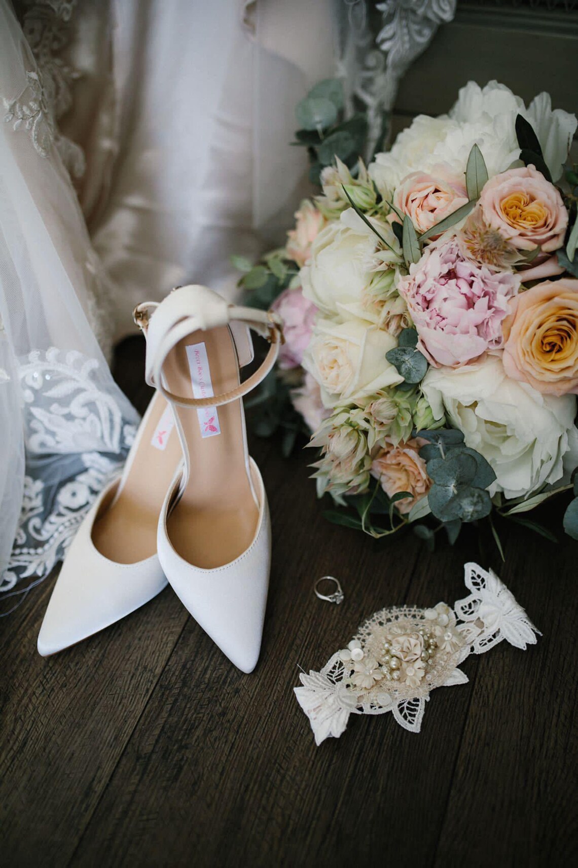 Filigree Vine Bridal Heels: Handmade White Satin Wedding Shoes - Etsy