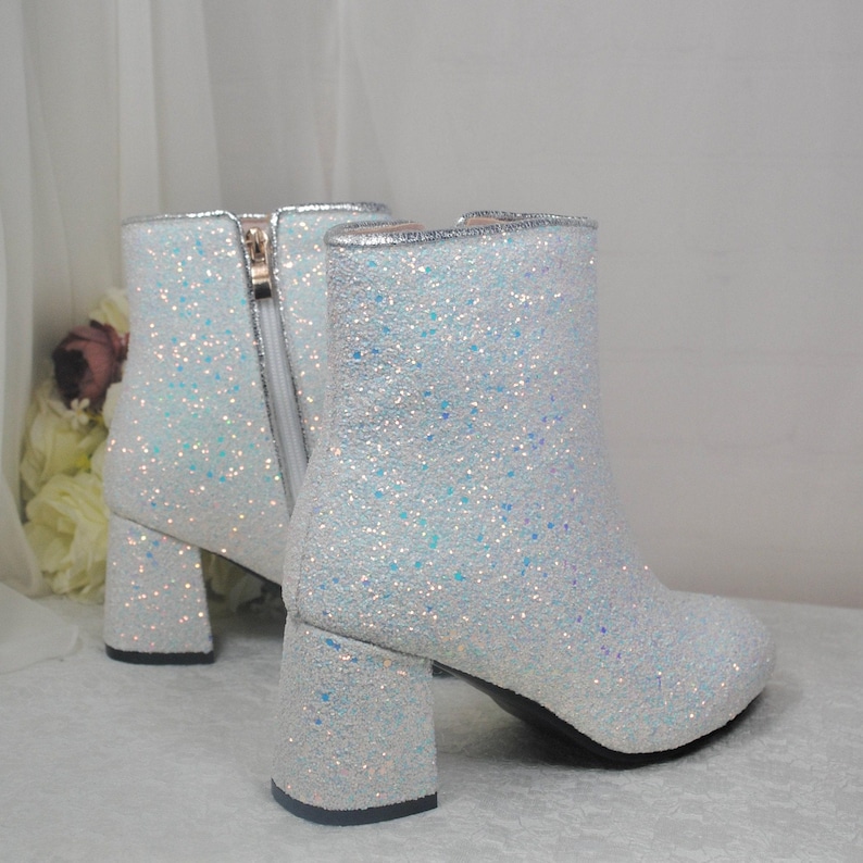 Botas de novia con tacón de bloque y purpurina: zapatos de boda blancos brillantes para invierno imagen 11