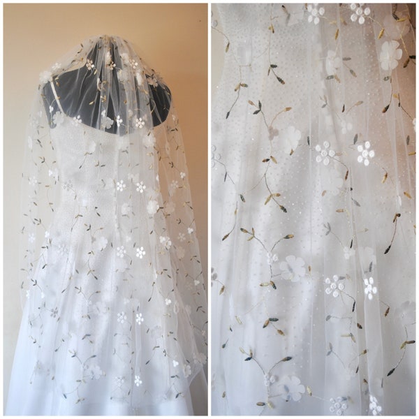 IN STOCK 3D White Flower Embroidered Floral Bridal Veils, 90cm Fingertip Length Wedding Accessory with comb, soft tulle with flowers