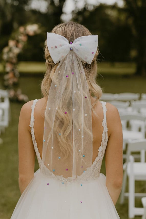 Tulle Pearl Bride Hair Bow, Veil Alternative Pearl Tulle Bridal Hair Bow Clip: Wedding Veil Alternative  main image 2