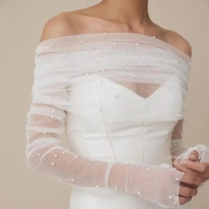 Alternativa de velo de perla de boda, cubierta de vestido de tul nupcial suave, conjunto de guantes y bolero de marfil o blanco, topper de vestido de novia adornado con perlas imagen 1