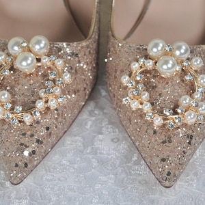 Wedding Shoe Clip, Round Brooch, Gold, Pearl, Crystal Decoration, Bridal Shoe Accessory, Custom Wedding Shoes for Bride