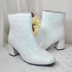 Botas de novia con tacón de bloque y purpurina: zapatos de boda blancos brillantes para invierno imagen 9