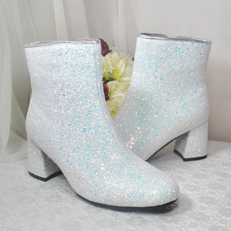 Botas de novia con tacón de bloque y purpurina: zapatos de boda blancos brillantes para invierno imagen 9