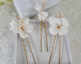 Porcelain White Floral Set of 6 Pearl Elegance Ensemble Hair  display picture 3
