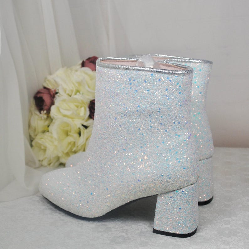 Botas de novia con tacón de bloque y purpurina: zapatos de boda blancos brillantes para invierno imagen 8