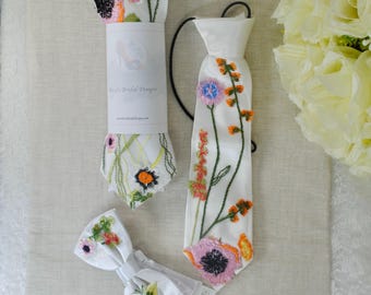Cravatta floreale ricamata: cravatta da sposa Secret Garden