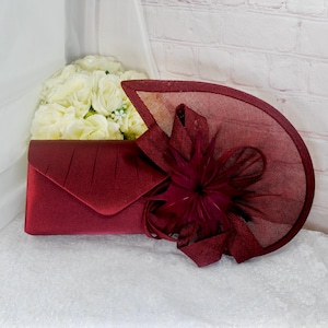 Conjunto de tocado burdeos y bolso de noche a juego Bodas en rojo vino Carreras Ascot Derby Melbourne Cup