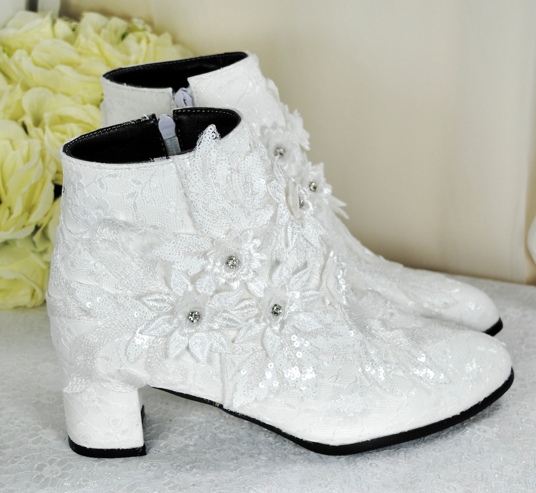 Lacing Boots Mid-heel Stacked Accents Bow - Design Black Bittersweet