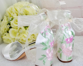 Geborduurde sandalen met blokhak bloemen: witte bruidsschoenen