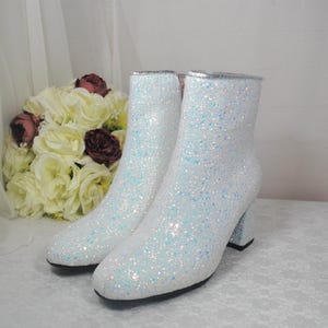 Botas de novia con tacón de bloque y purpurina: zapatos de boda blancos brillantes para invierno imagen 10