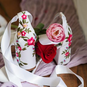 Ivory Satin Bridal Sandals with Floral Embroidery, Wedding Shoes with Ankle Strap, Bridal Shoes with Block Heel