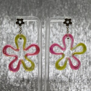 Cosmic Bloom Earrings - Pink & Yellow