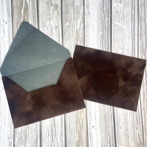Envelope de veludo marrom de luxo | Envelope de veludo | Envelope elegante | Envelope de casamento | Envelope exclusivo feito à mão | Design premium