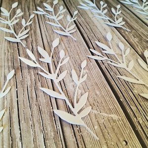 Feuilles de papier découpées - Feuilles de papier découpées - Feuilles de papier - Feuilles de papier découpées - Papier cartonné Feuilles - Feuilles blanches - Feuilles jaunes - Feuilles