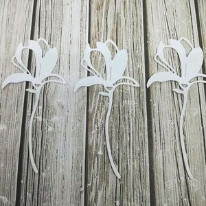 Fleurs en papier découpées - Découpe de fleurs en papier - Fleurs en papier - Découpe de papier - Fleurs en papier cartonné - Fleurs blanches - Fleurs