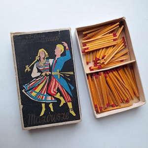 Boîte d&#39;allumettes d&#39;origine tchécoslovaque, allumettes originales en bois à l&#39;intérieur, têtes rouges.