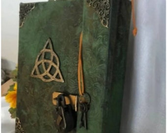 600 SPELLS GRIMOIRE with huge padlock made to look like a vintage Spellbook Removable Pages aka Book of Shadows