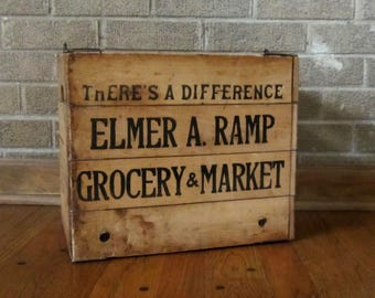 Skrzynia drewniana składana z drutu Hubbard Vintage - Elmer A. Ramp Grocery & Market - składany pojemnik reklamowy - prymitywny pojemnik do przechowywania