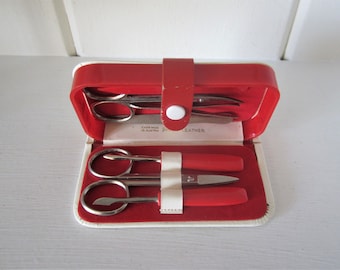 Vintage Yorkshire Nail Care Manicure Travel Kit with Bakelite Handles - Snap Closure - Leather Case Made in Austria
