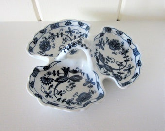 Vintage Vienna Woods Blue Onion by Seymour Mann - 3 Part Relish Dish - Made in Japan - EXCELLENT - UNUSED!
