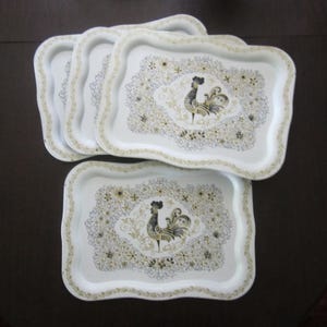 Vintage Trays (4) - Large Metal Litho Lap TV Bed Serving - White with Gold and Black Rooster Design Center and Scalloped Edges - Set of 4