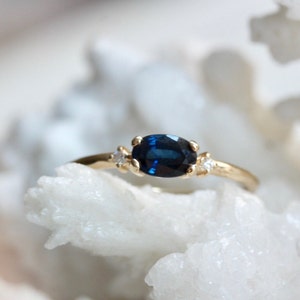 14K Gold Blue Sapphire Diamond Ring, Oval Stone ring, Engagement Ring, Three Stone Ring, September Birthstone, Blue Stone, Navy Stone, 10K