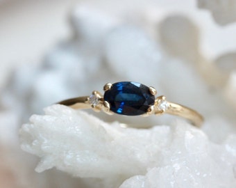 14K Gold Oval Blue Sapphire Diamond Ring