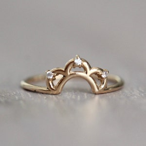 14K Gold Diamond Curved Wedding Band, &quot;Scolloped&quot; Wedding Band, Diamond Ring, Wedding Band, Stacking Ring, Engagement Ring, Dainty Ring