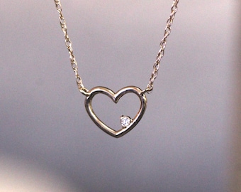 Collar de diamantes a corazón abierto 14K, Collar colgante de corazón, Collar de capas, Piedra de nacimiento de abril, Collar asimétrico, Joyería mínima