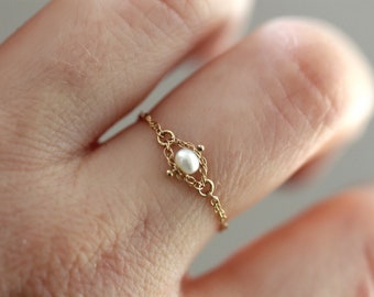 14K Gold Pearl Chain Ring, Solid Gold Chain Ring, Solid Gold Pearl Ring, White Pearl, June Birthstone, Rope Chain Ring, Dainty Chain Ring