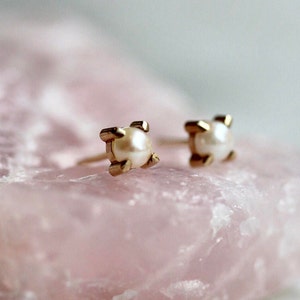 14K Gold Pearl Stud Earrings, Prong Setting, Solid Gold, Cultured Pearl, Pearl Earring