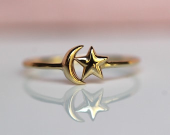 14K Star and Moon Ring