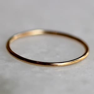 Solid 14K Gold Band, Simple Stacking Ring, Smooth Band, Skinny Ring, Round Ring, Midi Ring, Wedding Band, Thing Wedding Band