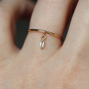 14K Gold Baguette Dangle Ring, Free Movement Ring, Rectangle baguette, Step Cut Stone, Natural Diamond, Stacking Ring, Thin Ring