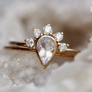 14K Gold Moonstone Wedding Set, Regal Bridal Ring Set, Pear Bezel, Moonstone Ring, Moonstone Engagement Ring, Engagement Ring, Dainty Ring image 2