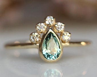 14K Gold Green Sapphire Bezel Crown Ring