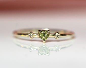 PeridotHeart Ring
