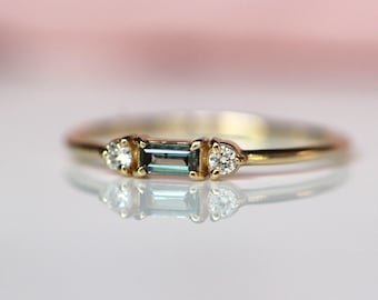 14K Alexandrite Baguette Ring, Three Stone Ring, Stacking Ring, Rectangle Stone, Alexandrite Diamond Ring, Baguette with Side Diamonds, 10K