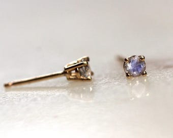 14K Gold Rainbow Moonstone Stud