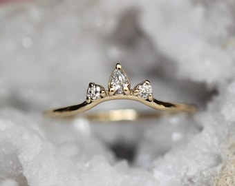 14K Curved Pear Diamond Ring