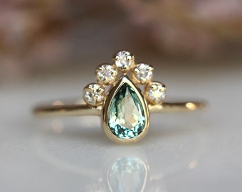 14K Gold Green Sapphire Bezel Crown Ring