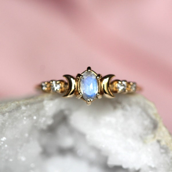 14K Moon Phase Ring, Rainbow Moonstone and Diamond Ring, Double Moon Ring, 10K, Astrology Ring, Blue Stone Ring, Oval Stone, Gemstone