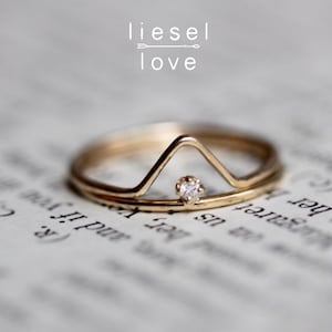 14K Gold Diamond Chevron Ring Set, &quot;The Peak&quot; Ring Set, Dainty Engagement Ring, Diamond Ring, Dainty Ring, Engagement Ring Set, Solid Gold