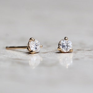 14K Gold Diamond Studs, Diamond Earrings, Diamond Studs, Everyday Wear, Dainty Studs, Minimal Jewelry, Three Prong Martini Setting