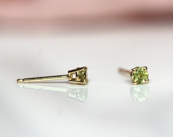 14K Gold Peridot Stud, 3mm Stone, Green Stone Earring, Faceted Stone, Everyday Wear, August Birthstone, Round Stone Earring, Real Gold